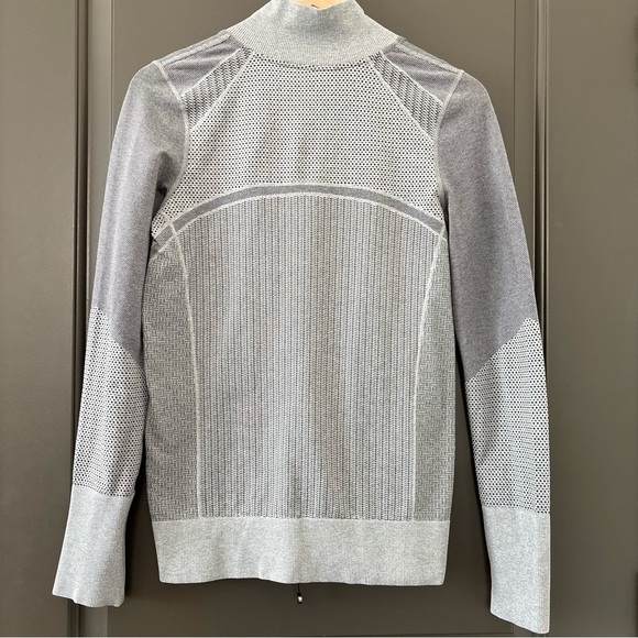 Lorna Jane Active Living Izzy Seamless Zip Through Gray Fitted Jacket Size S - Picture 8 of 8